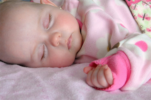 Consejos para proteger al bebé durante el sueño