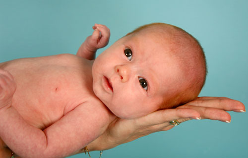 Desarrollo  físico del bebé durante sus primeros días de vida. Parte I.