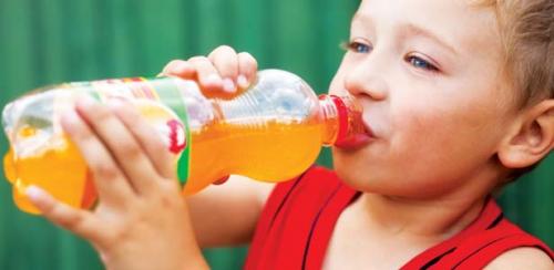 Peligro de bebidas energizantes en los niños