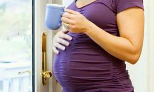 ¿Resulta perjudicial la cafeína durante el embarazo?