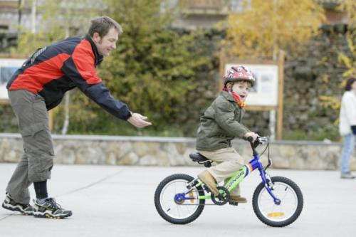 Trucos para poder montar en bici sin los ruedines